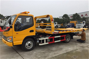 贡山哪里有拖车服务